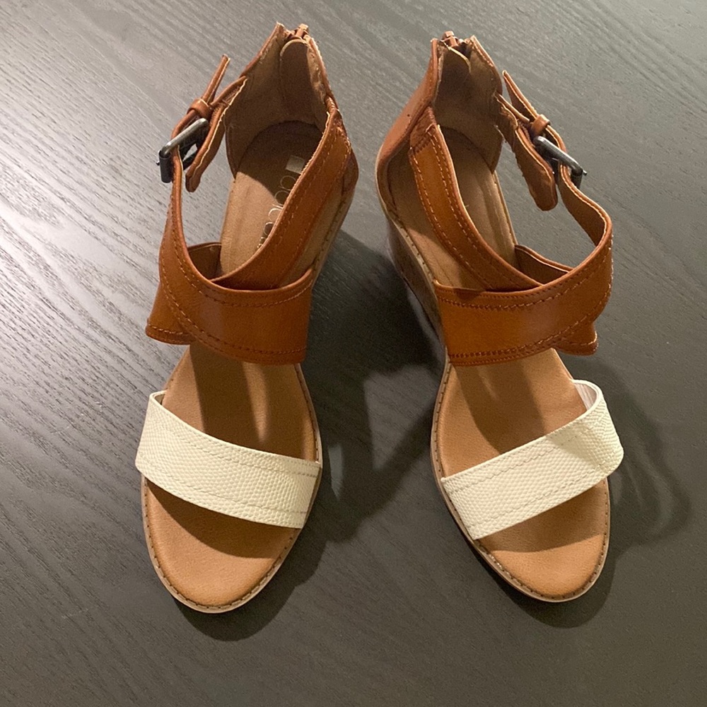 NWOT wedge heels
